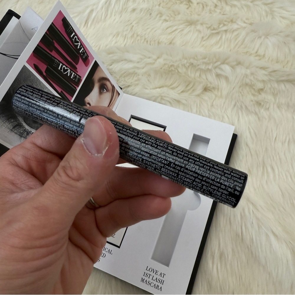 New Avon Limited Edition Book Perfect Pair Clinical Mascara & Brow Kit - Picture 9 of 12